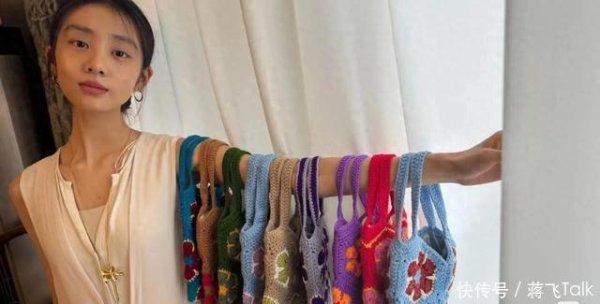 莆田安福相册 孙莉陪犬子现身首尔，多多卷大波澜穿破洞丝袜站街边，超惊艳！