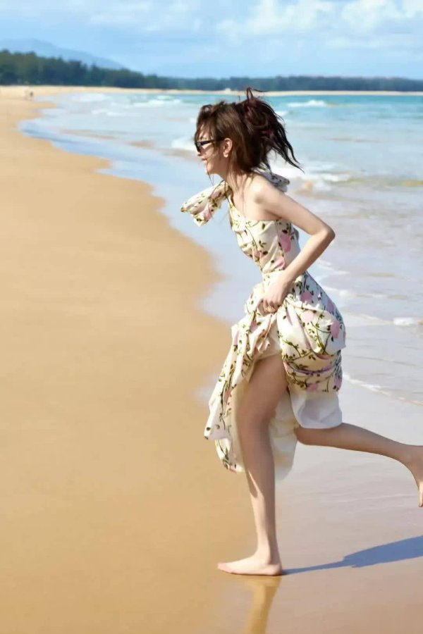 莆田安福相册 章若楠可人讲理又清纯，气质灵动好意思出圈！