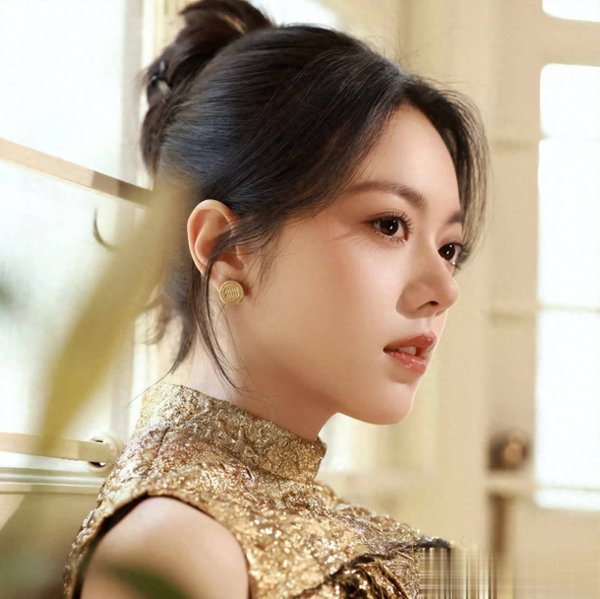 安福相册 她从小好意思到大，小时候国民仙女，如今成男神收割机！