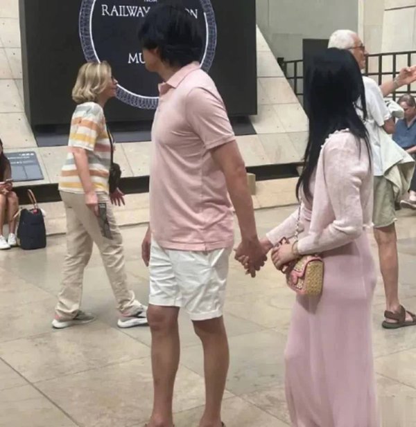 莆田安福相册 伊能静恢复秦昊“幸福肥”，明星体重或是场真东说念主秀！