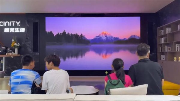 安福相册 电影级大屏延展至活命场景，这场新展不可错过！