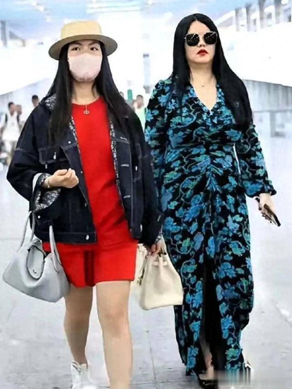 莆田安福相册 李湘王诗龄度假归国，王诗龄躯壳竟反弹！