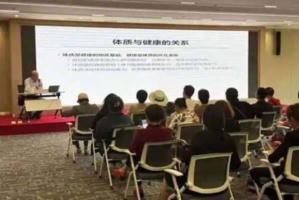 莆田安福相册 社区畅通健康师教唆一站式完成畅通评估、打扰和康复！市民科学健身无须愁