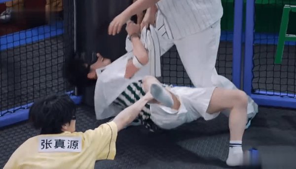 莆田安福相册 驱驰吧拖拽事件后续：导演不知自新，周深暖心回答引全网盛赞