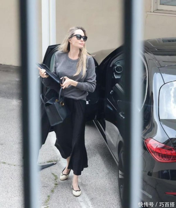 安福相册 安吉丽娜太会穿了！夏令私服不露腿也很好意思，大气平稳50岁不显老