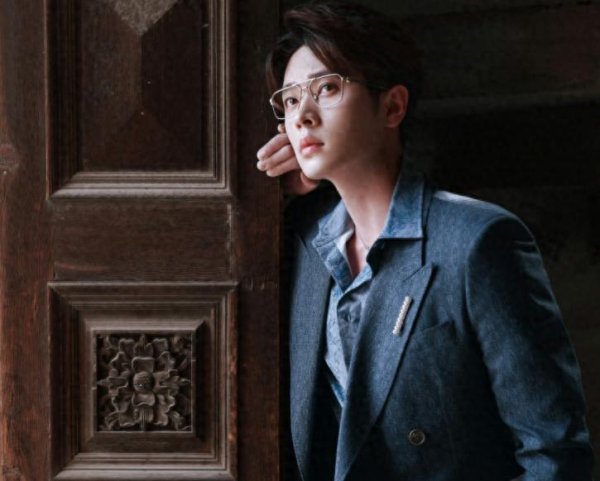 安福相册 如故的“爆剧”男主，竟在《锦月如歌》中给丞磊当破碎，会掀桌吗