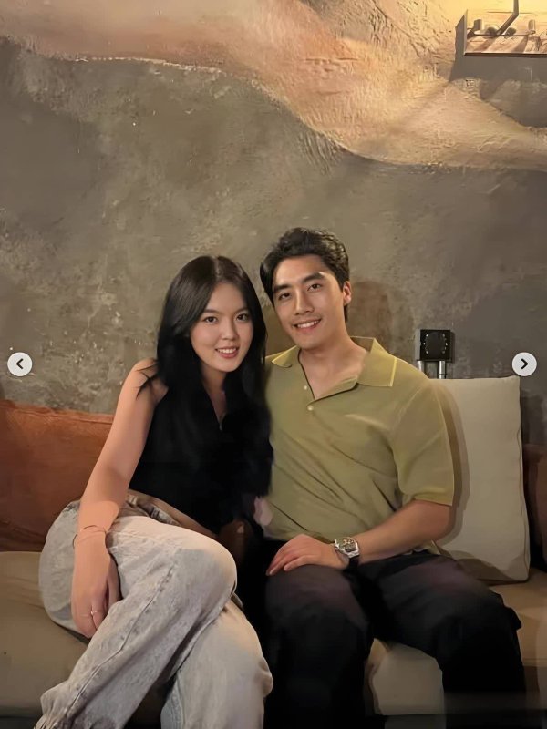 莆田安福相册 李咏犬子官宣恋情晒甘好意思合影，气质出众引温雅！