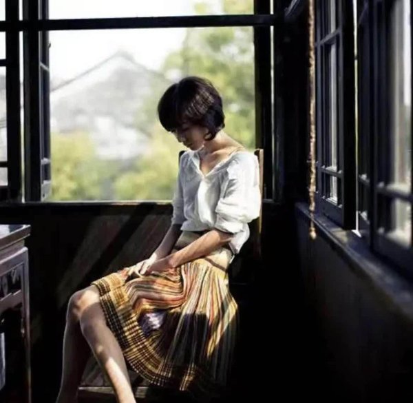 安福相册 从金鹰女神到无戏可拍，也曾光泽的王珞丹成“过气演员”？