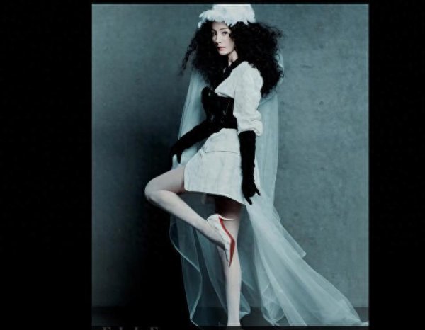 安福相册 杨幂爆炸头造型亮相拍大片，时尚高等女王范完全