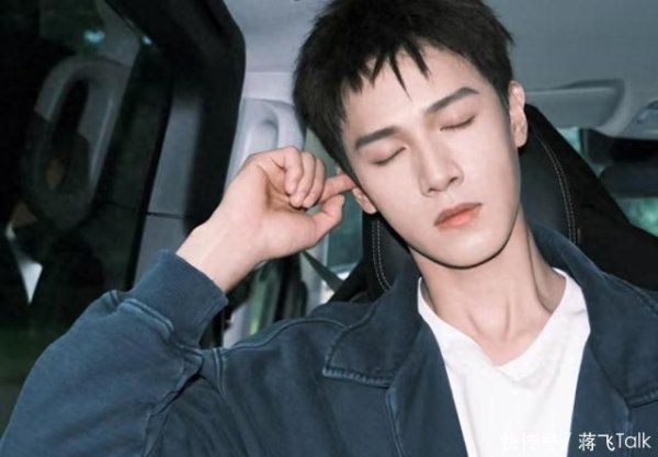 安福相册 李昀锐真好哄，玩游戏被骗了后，却依旧帮范丞丞话语