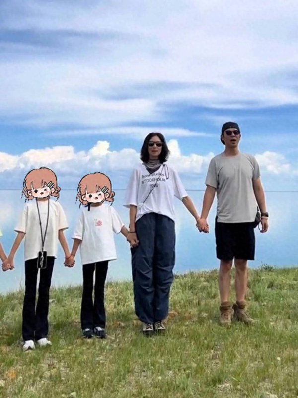 安福相册 朱亚文一家四口内蒙古出游，俩儿子高挑，周一围林家川一家也在