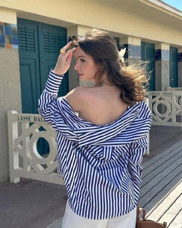 安福相册 随着louiseandraca 学穿搭，get 同款冒失感文静，通勤聚首齐合适