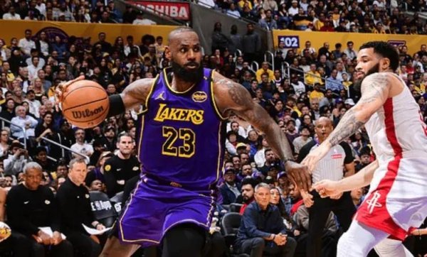 莆田安福相册 从4700万顶薪，到330万底薪！NBA衰竭最快球员，你确乎该退役了