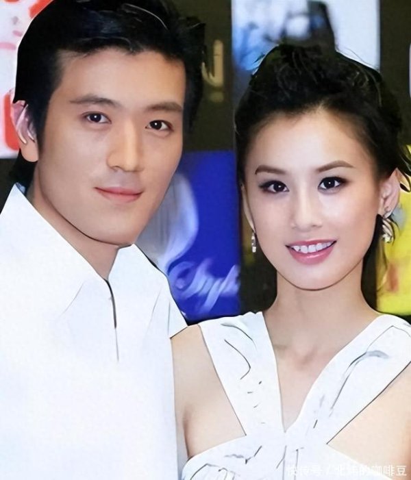 安福相册 十年河东十年河西！黄圣依离异后重启东说念主生，姆妈托举的爱才是靠山