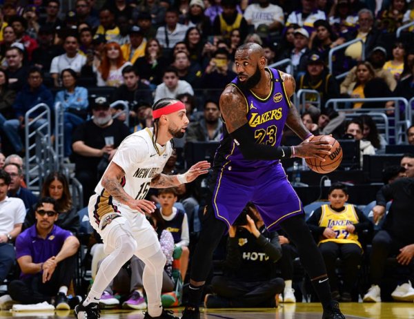 莆田安福家园 NBA老例赛：湖东谈主三巨92分三杀鹈鹕升西部第三 里夫斯30+7里程碑