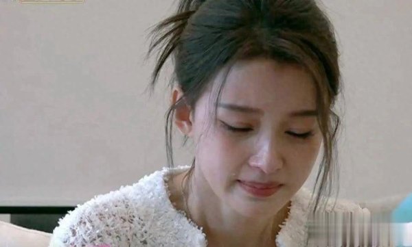 莆田安福相册 孙怡马尔代夫晒照，穿粉泳衣吸睛