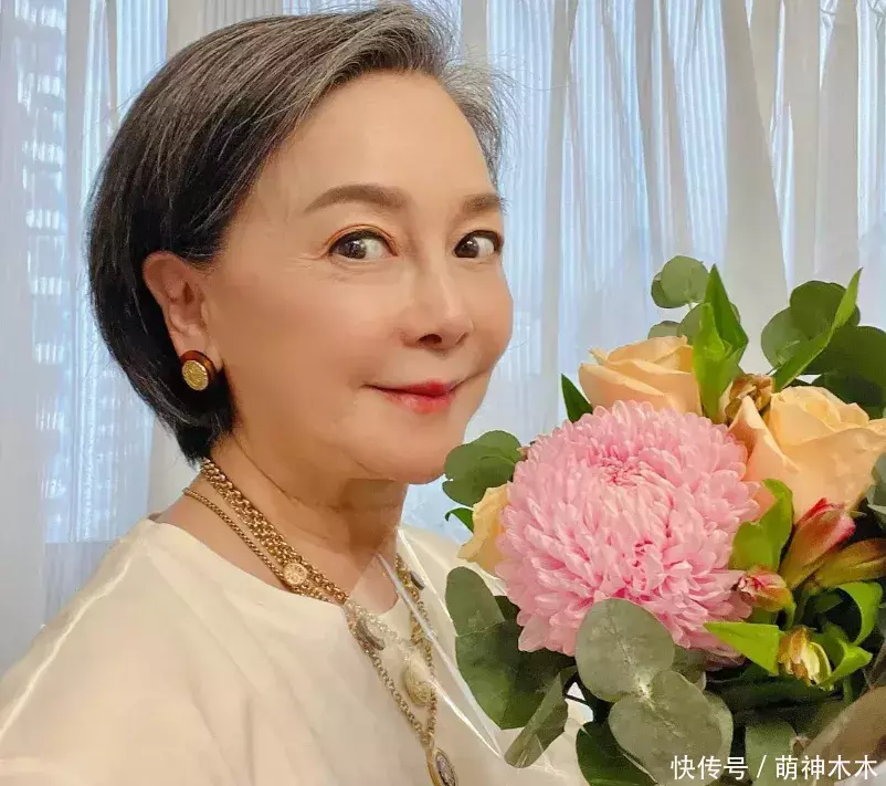 莆田安福相册 香港狗仔之母心绞痛进ICU！手抓太多港圈秘辛，直言不和明星作念一又友