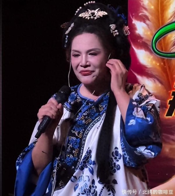 莆田安福相册 《爱如火》的那艺娜，演唱会群贤毕集，全场喊退票！网红亦有差距