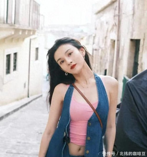 莆田安福家园 宋祖儿若何了？拎着99元包衣着319元鞋，扫数东谈主瘦得像纸片相同