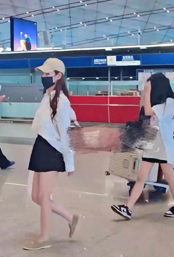 莆田安福相册 马筱梅带玥儿姐弟回台，玥儿躯壳似大S，与后妈联系融洽