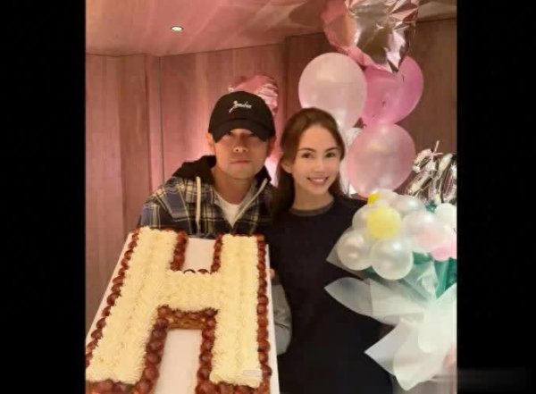 莆田安福相册 昆凌32岁诞辰与周杰伦合照，幸福感溢出屏幕