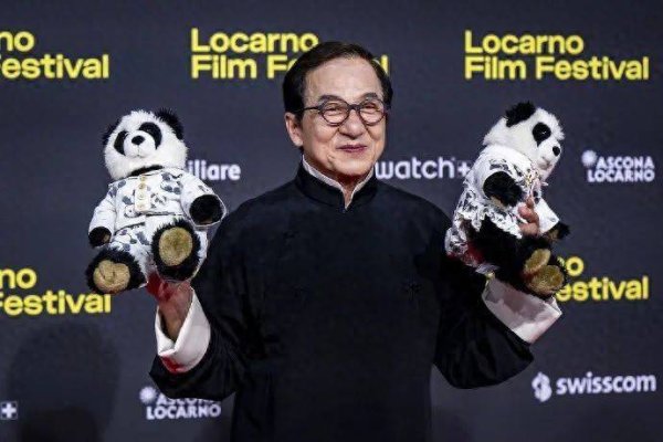 安福相册 71岁成龙突传喜信！