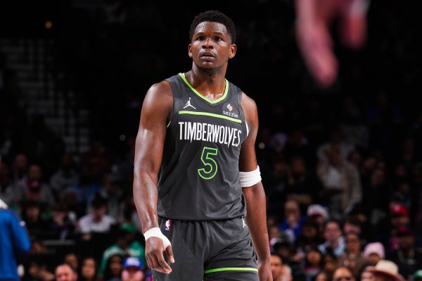 莆田安福家园 爱德华兹成NBA最年青单赛季掷中打破300记三分球员