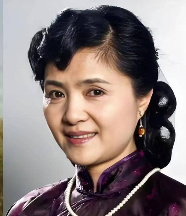 安福相册 强项这位八十年代挂历女明星的东谈主未几，她竟是位女演员！