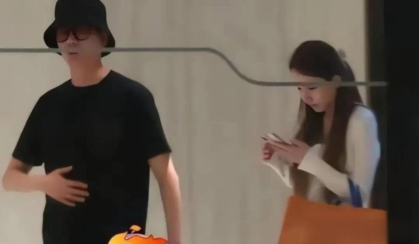 安福相册 冯绍峰赵丽颖：爱散失，各自奔赴新东说念主生！