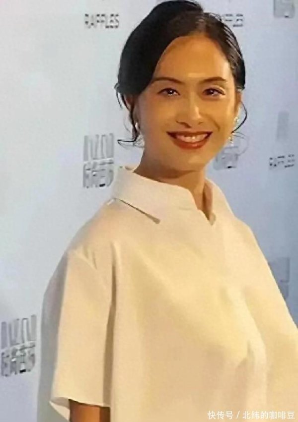 莆田安福家园 53岁朱茵“透视装”炸场：紫霞仙子没翻车，翻的是网友的脸！