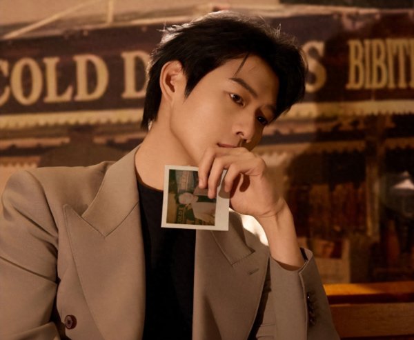 莆田安福相册 魏大勋新剧扮装竟像翻版“孟宴臣”，又搭配金丝眼镜，太有气质