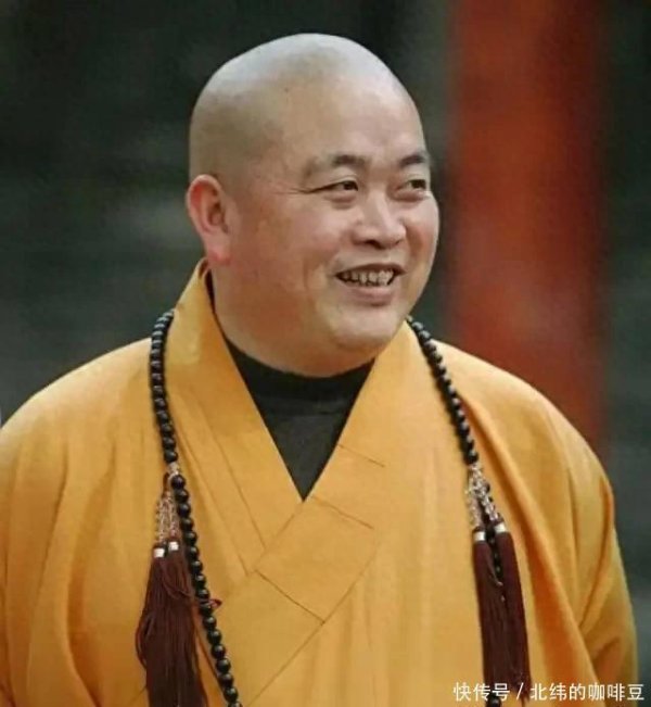 莆田安福相册 释永信早期亲吻李湘手背画面曝光！李湘的观点真把他当成得说念高僧