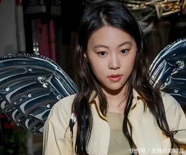 安福相册 56岁的王菲若何也想不到，28岁的大儿子如今也如故启动为她争气了