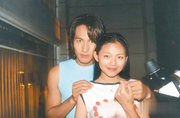 莆田安福相册 贾永婕谈言承旭祭拜大S，不测发现具俊晔露营踪迹