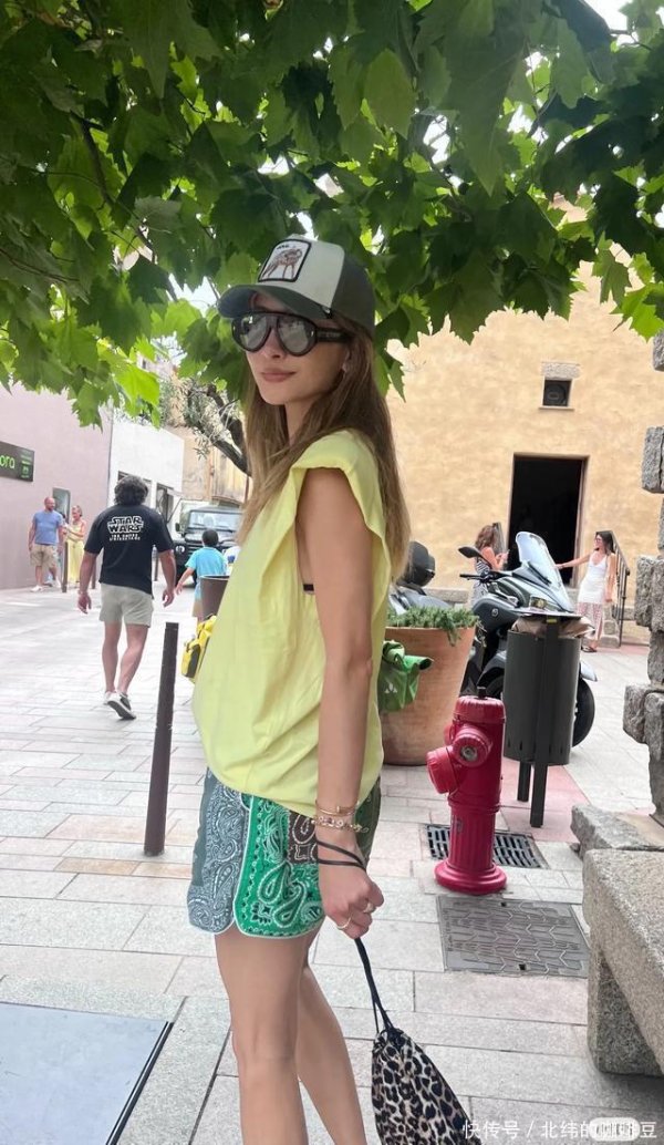 安福相册 周汶琦晒出最新旅行写照照——这是属于咱们一家东说念主的舒心与忻悦