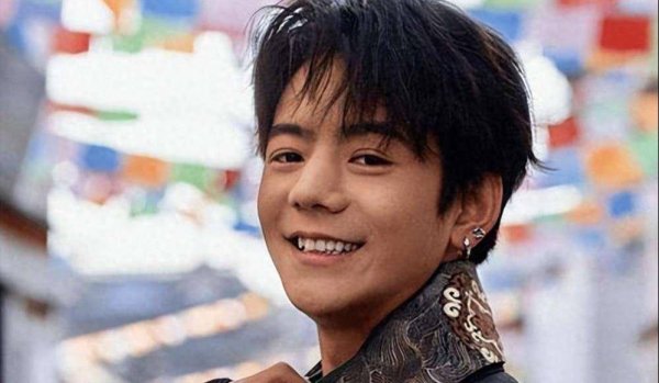 安福相册 丁真：拒却流量吸引，以纯正之心为家乡添彩