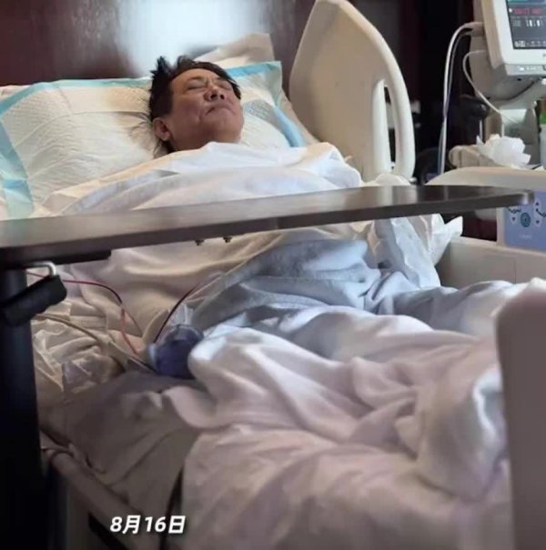 莆田安福相册 李连杰入院照曝光！病到坐轮椅，躺病床憔悴不胜