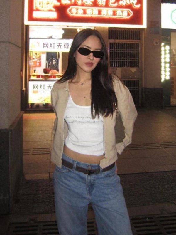 安福相册 随着ins前卫博主saiparnvth学穿搭：用基础款穿出不庸碌的嗅觉