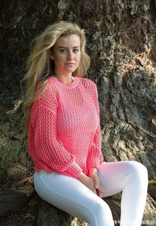 莆田安福家园 妹子遭绑架，得救后却含笑拍照？公论骂她演戏，8年后才内情毕露