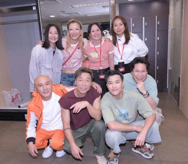 莆田安福相册 张卫健爱妻近照冷漠曝光！51岁张茜素颜神气变化引热议