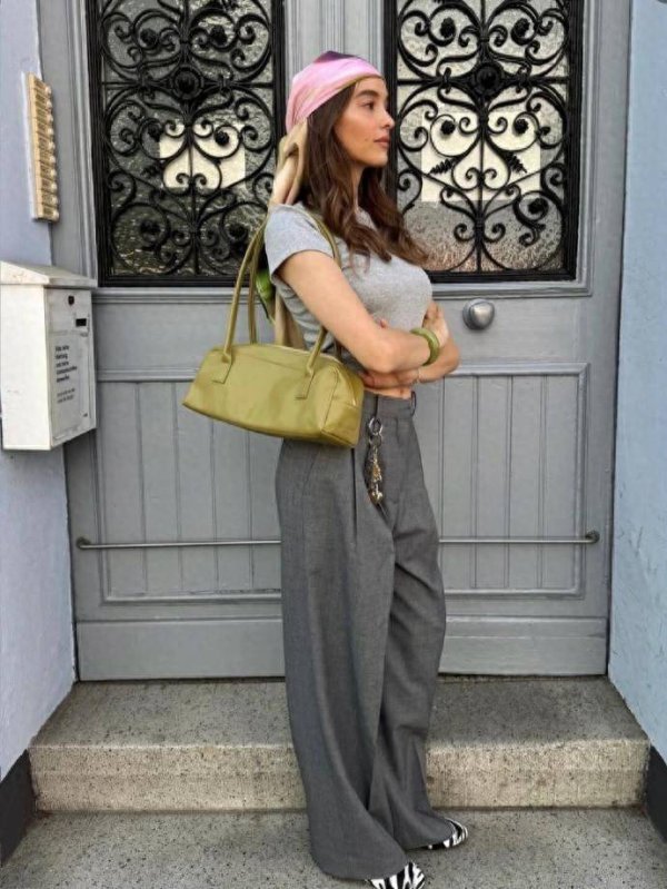 安福相册 前锋博主ins 穿搭课：怎么用基础款搭出「不行贵的文静感」?